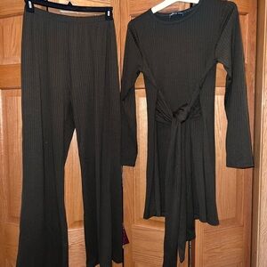 Zahraa the label set. size large olive green